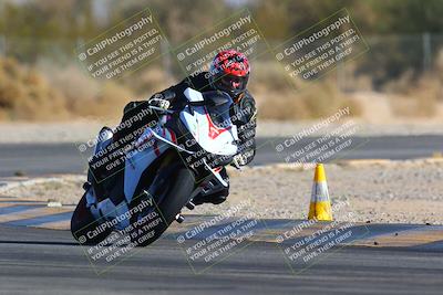 media/Jan-14-2024-SoCal Trackdays (Sun) [[2e55ec21a6]]/Turn 2 (1025am)/